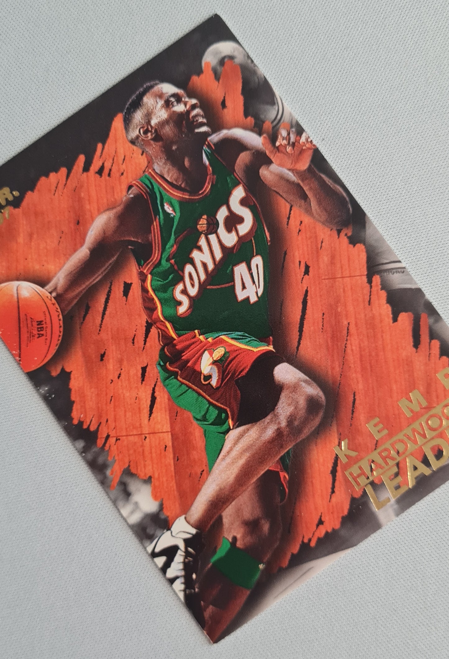 Shawn Kemp - 1996 Fleer/SKYBOX NBA Basketball Seattle "Super" Sonics #144 - Hardwood Leader