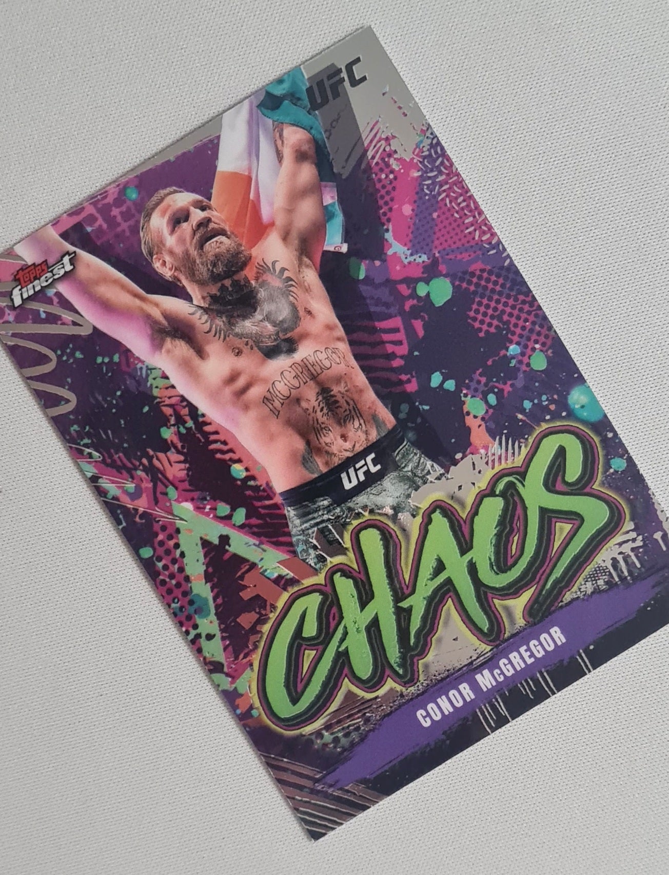 Conor McGregor - 2024 Topps Finest UFC fighter (Irish Pride) Lightweight #CHA-22