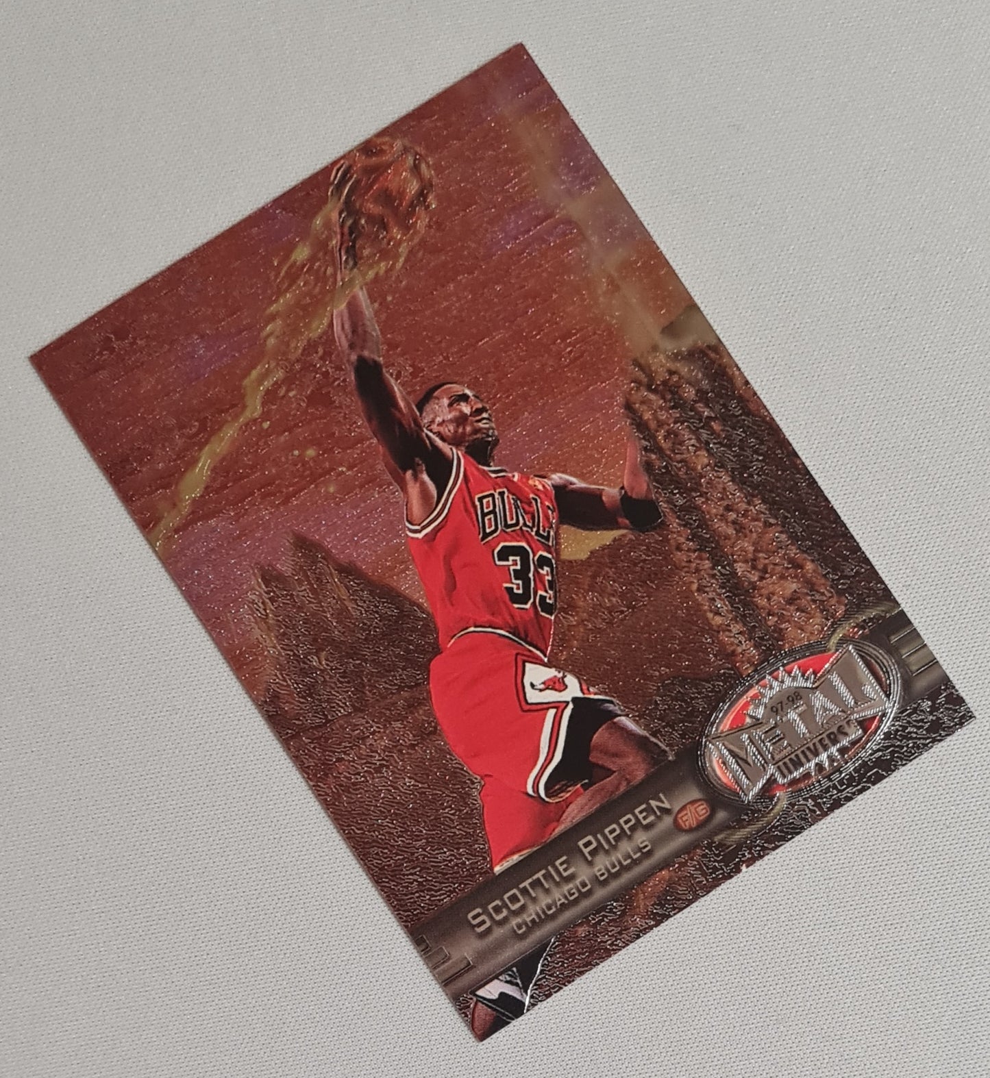 Scottie Pippen - 1997 SkyBox NBA Basketball Chicago Bulls Metal Universe #83