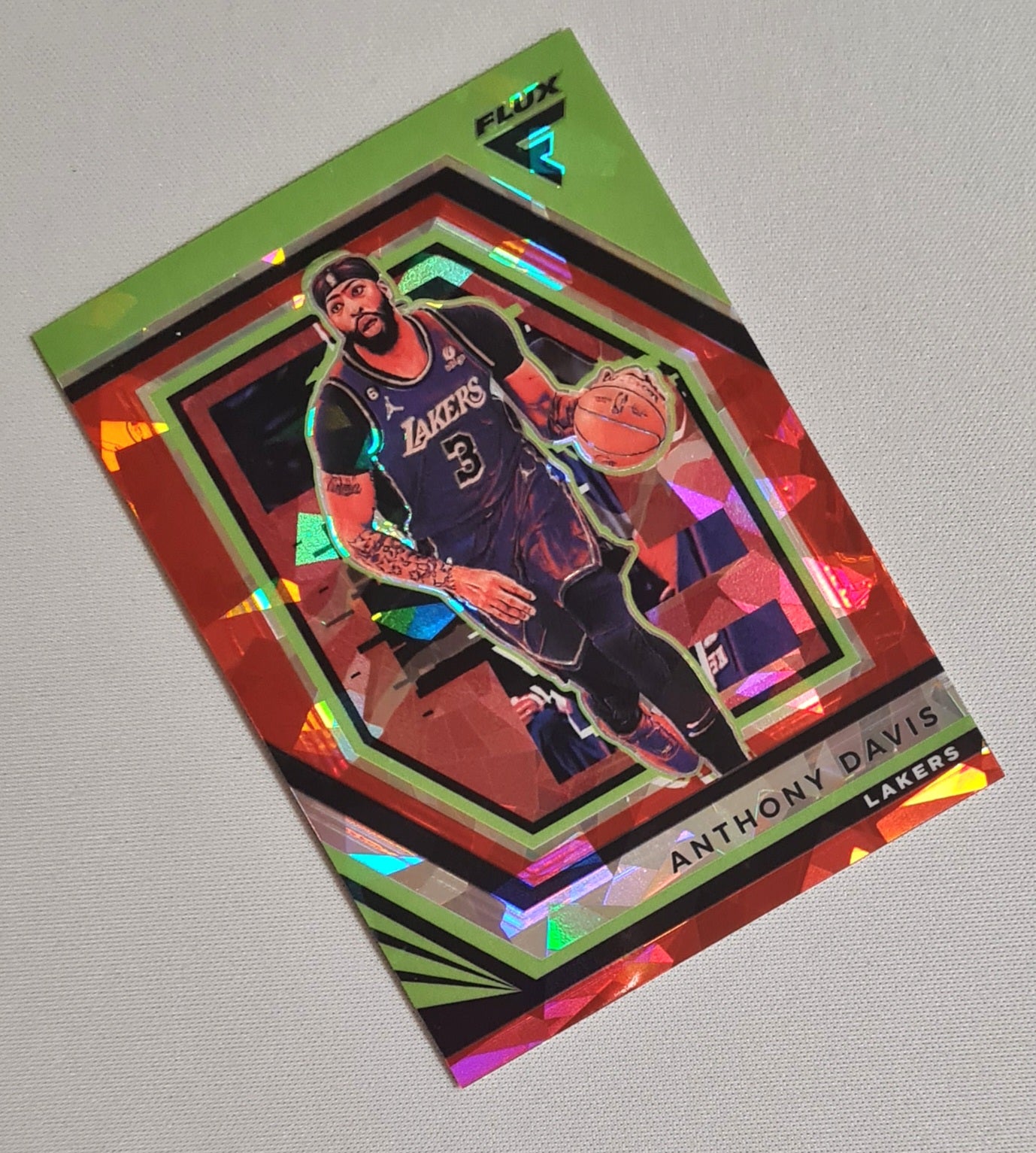 Anthony Davis - 2022/23 Panini Flux Basketball Prizm L.A. Lakers #139 Cracked Ice