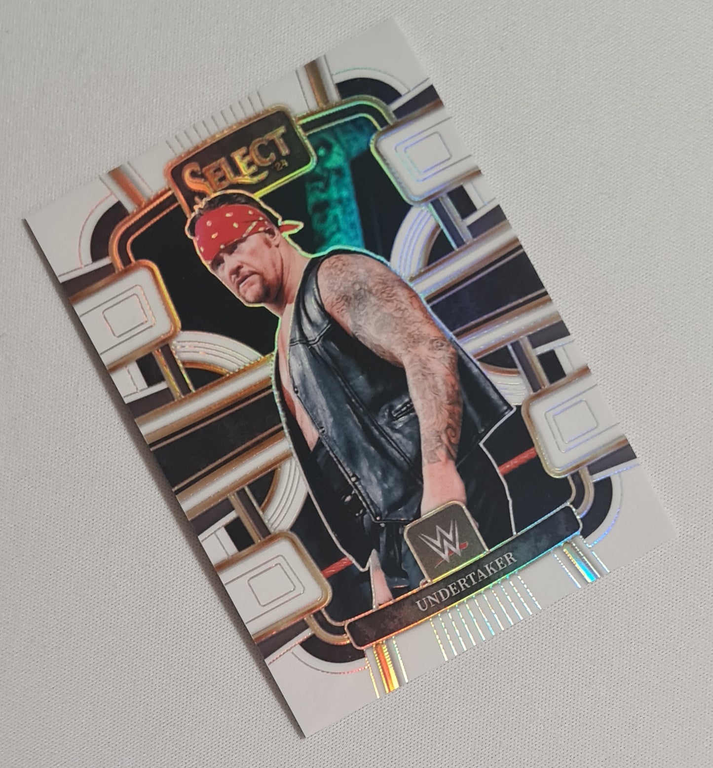 Undertaker - 2024 Panini Select WWE Wrestling Legends #17 Concourse White Prizm /125