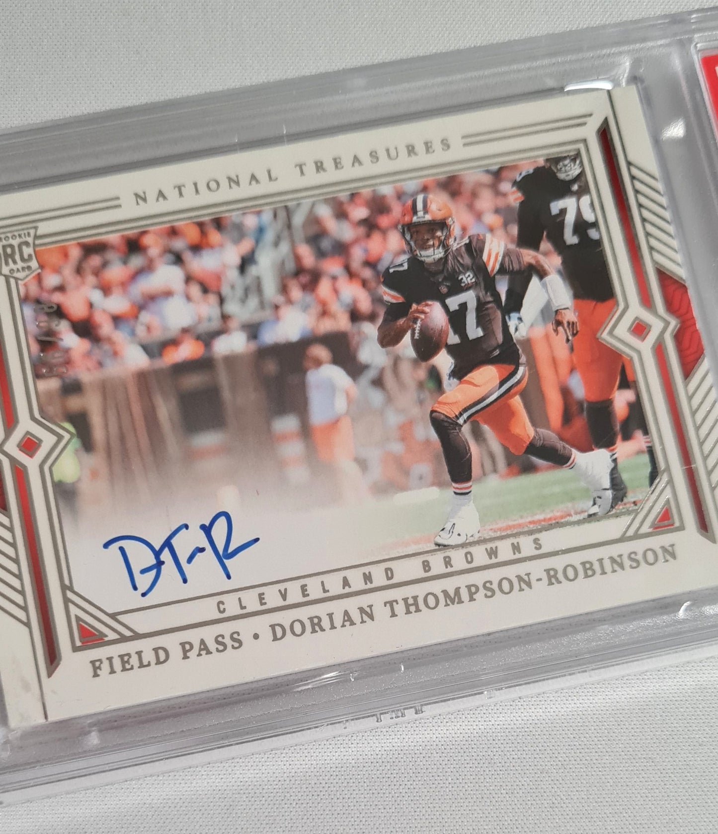Dorian Thompson-Robinson - 2023 National Treasures Rookie Sign Field Pass NFL Browns #FP-STR /Auto PSA 7 AUTO 10