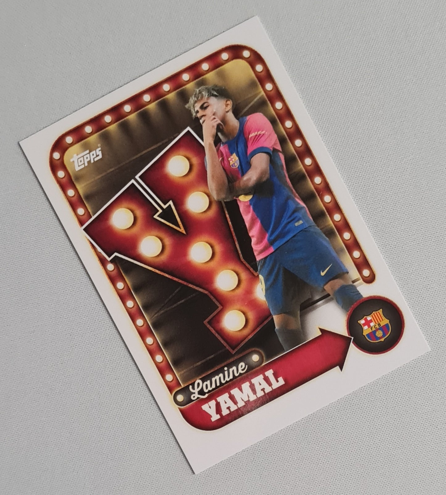 Lamine Yamal - 2025 Topps FC Barcelona Delantero #25 (Spanish - Spellbound)
