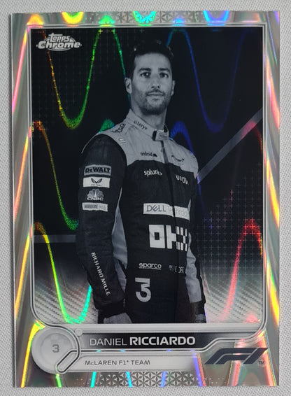 Daniel Ricciardo - 2022 Topps Chrome F1 Black and White Raywave #37