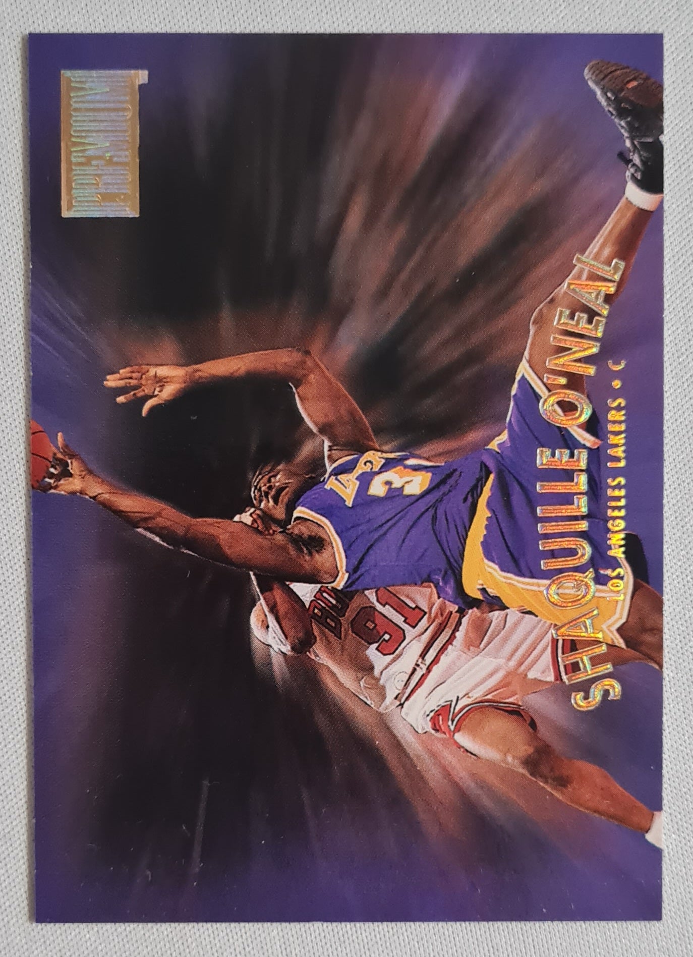 Shaquille O'Neal - 1997 SkyBox Premium/1/97-98 #116 NBA L.A. Lakers