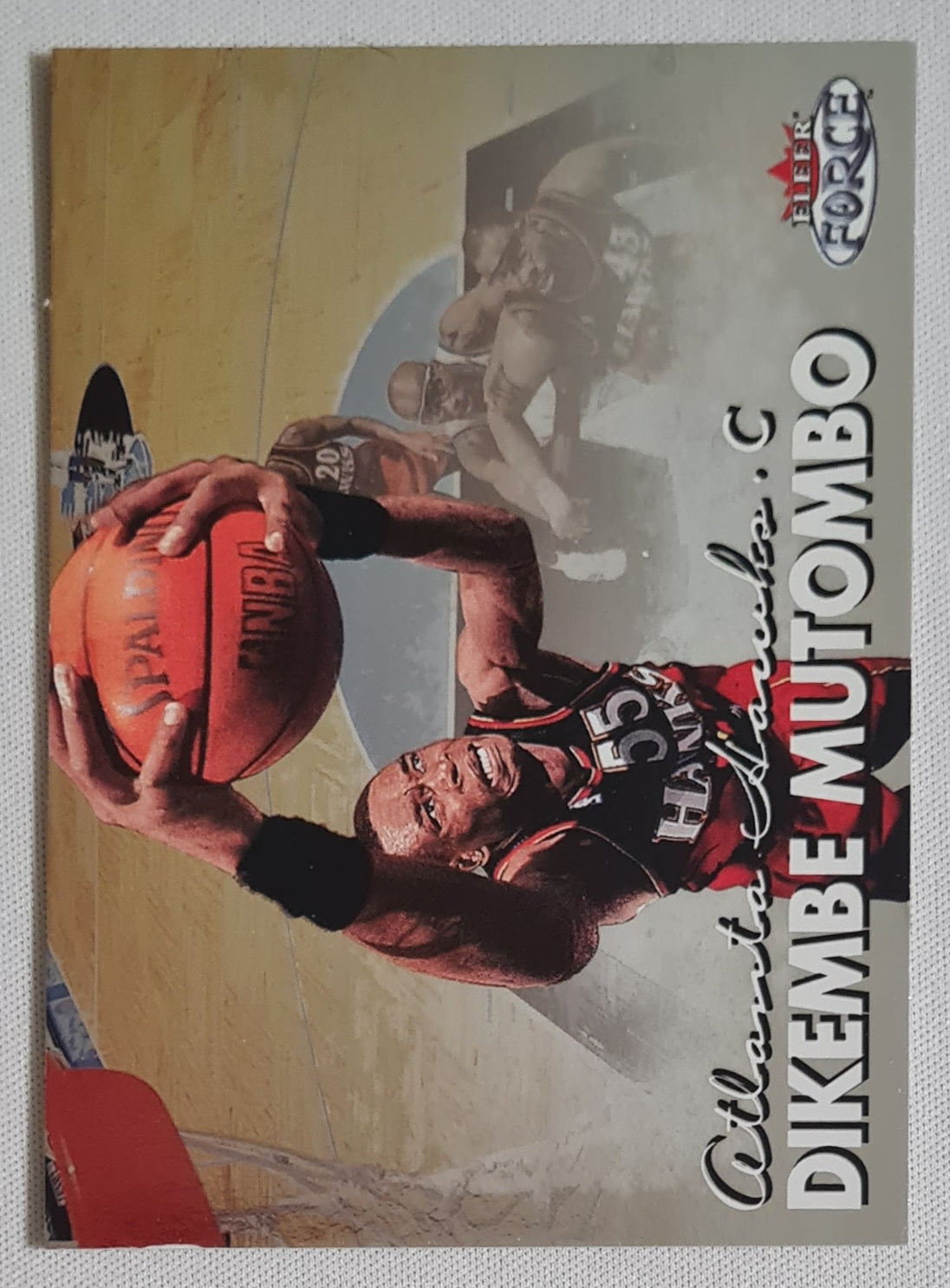 Dikembe Mutombo - 2000 Fleer/SkyBox #129 Fleer Force Atlanta Hawks