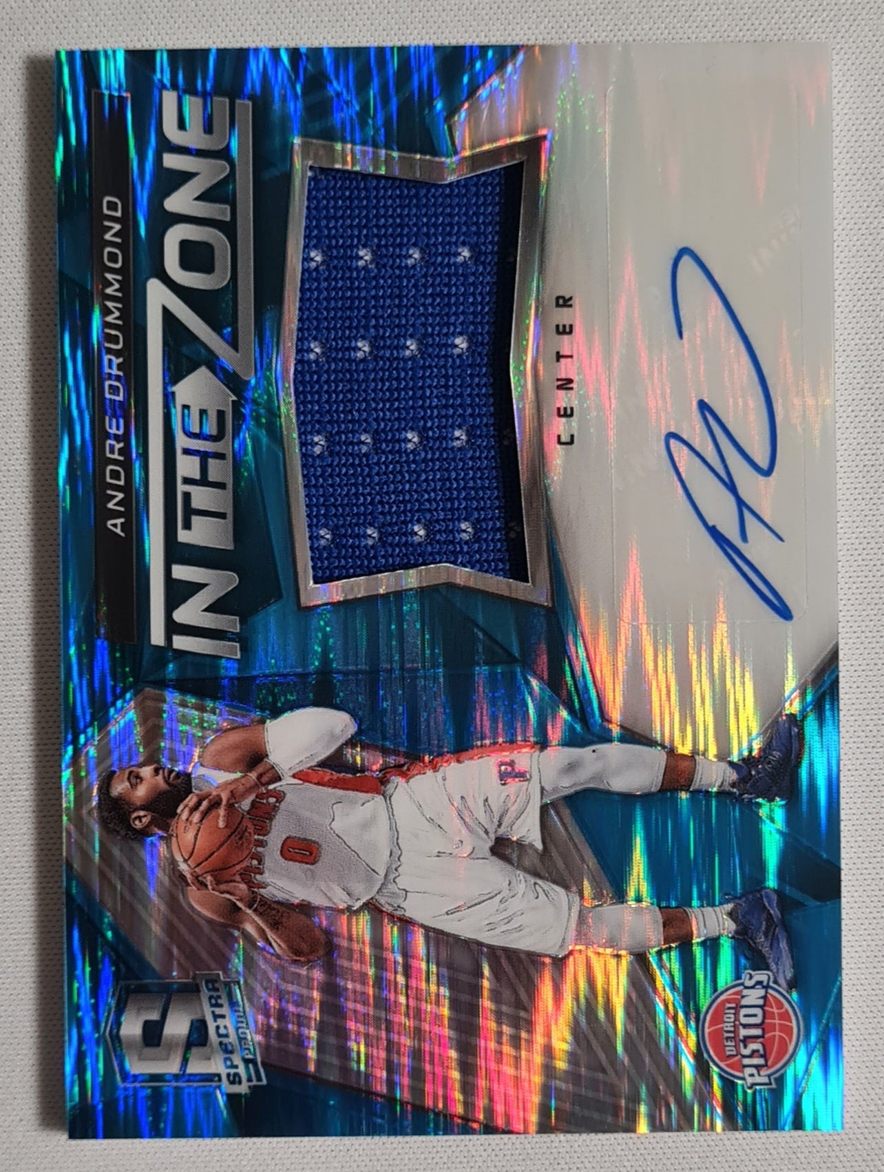 Andre Drummond - 2016-17 Panini Spectra In the Zone Memorabilia Neon Blue /99 Autograph