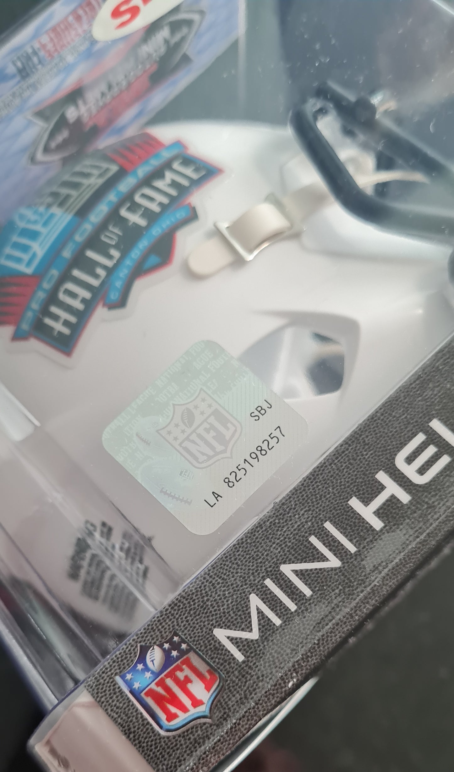 Pro Football Hall of Fame  - NFL Riddell Mini Helmet Thurman Thomas /Autograph (I0053833)