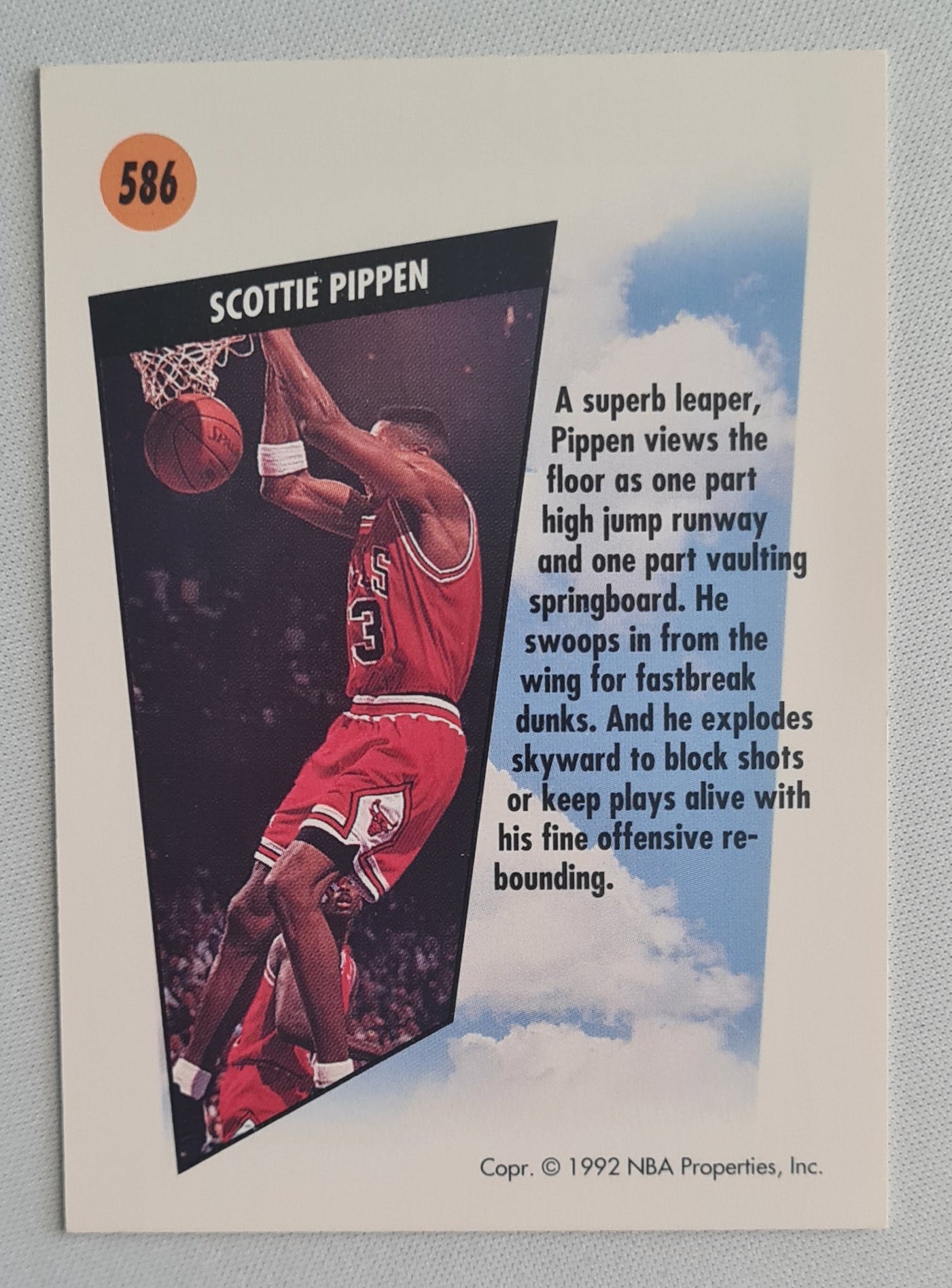 Scottie Pippen - 1992 SkyBox NBA Basketball - Skymaster Chicago Bulls #586