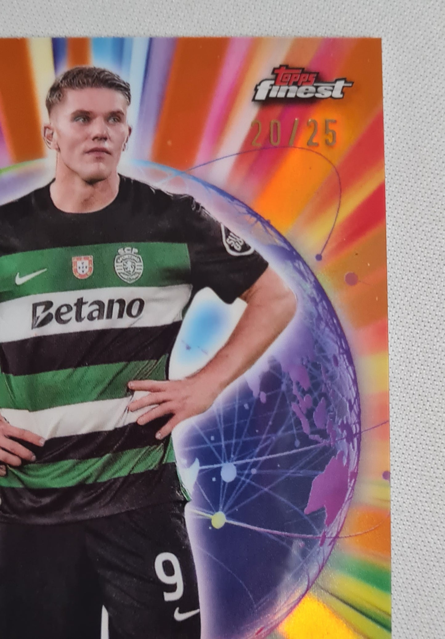 Viktor Gyokeres - 2025 Topps Finest Top of the World Sporting #TW-23 Refractor /25