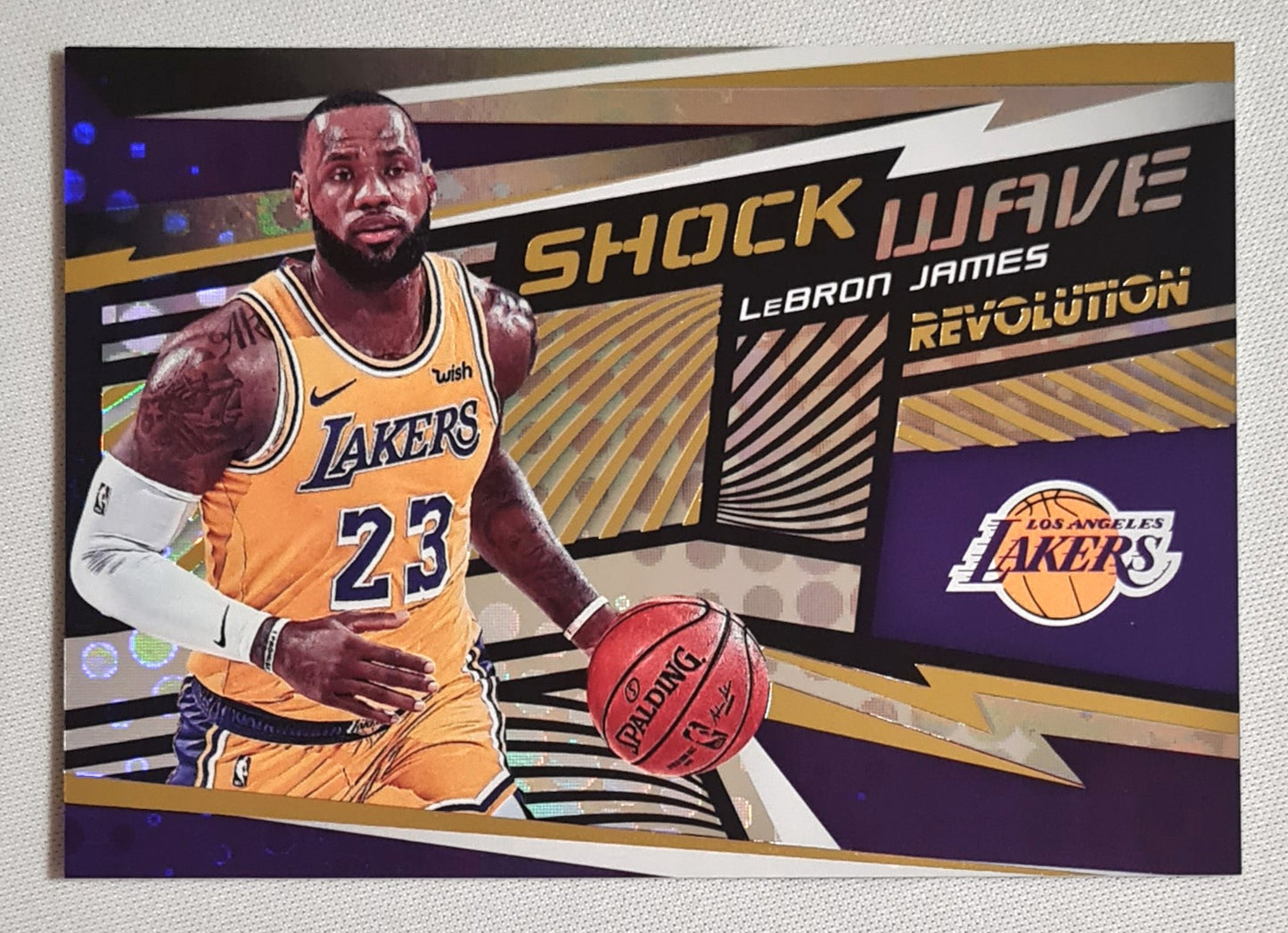 LeBron James - 2019 Panini Revolution Shock Wave #2