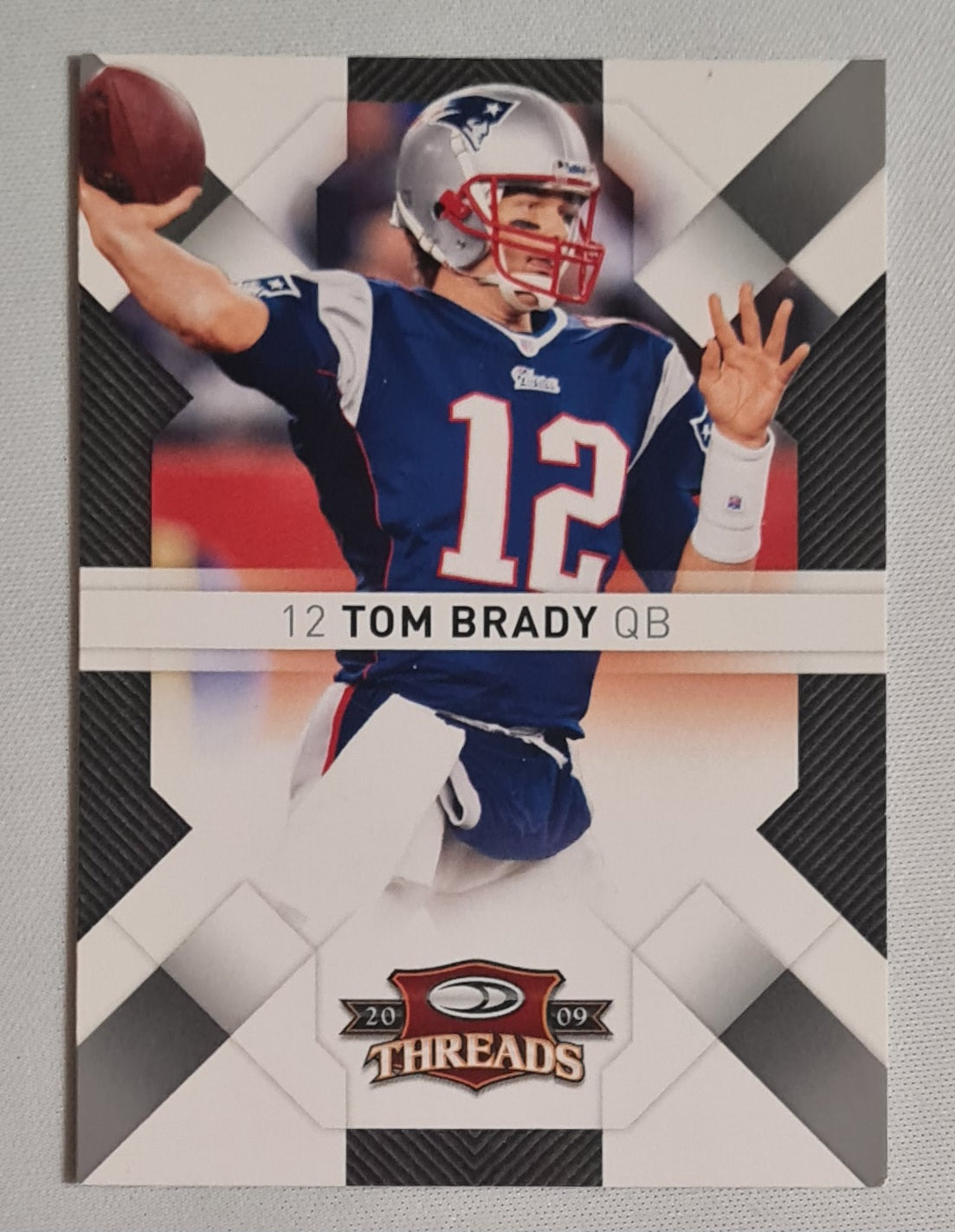 Tom Brady - 2009 Panini Football NFL Threads #59