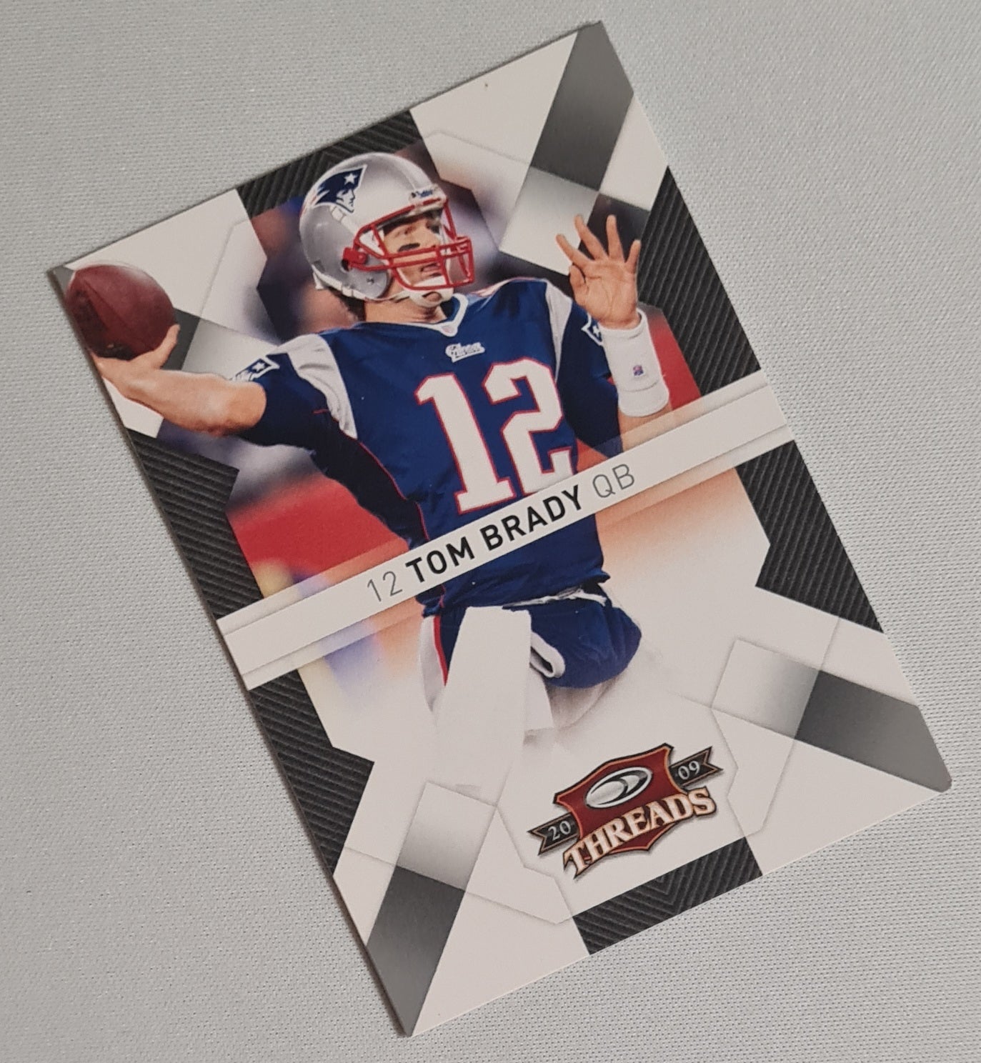 Tom Brady - 2009 Panini Football NFL Threads #59