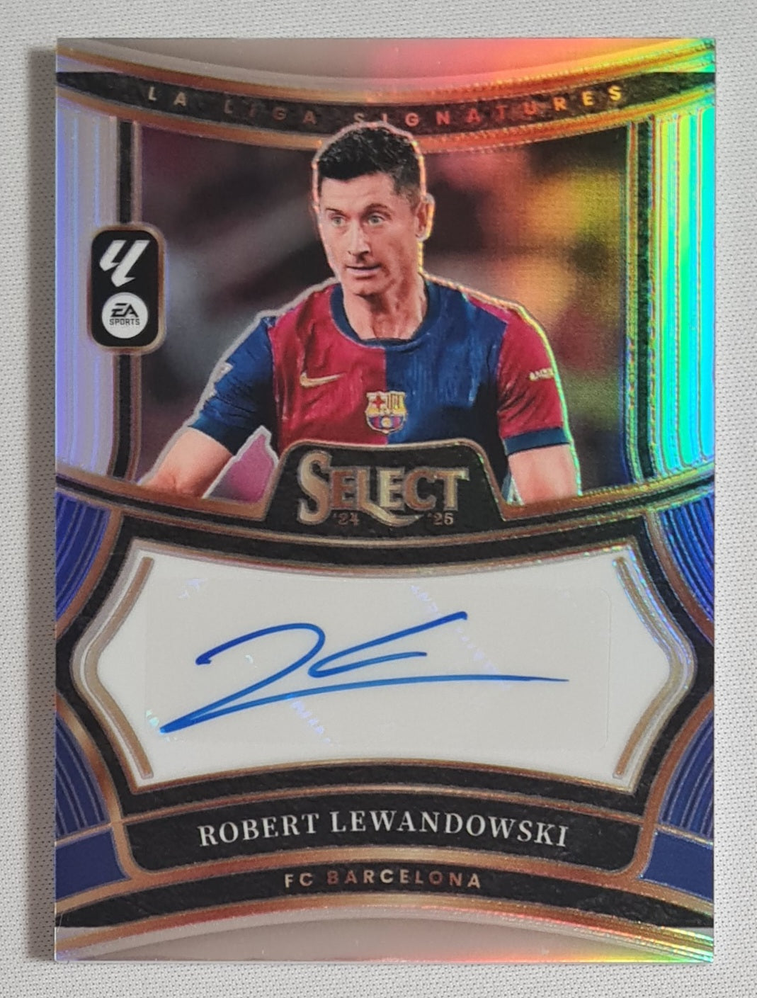Roberto Lewandowski - 2024/25 Panini Select La Liga Soccer FC Barcelona #SS-RL Refractor /Autograph