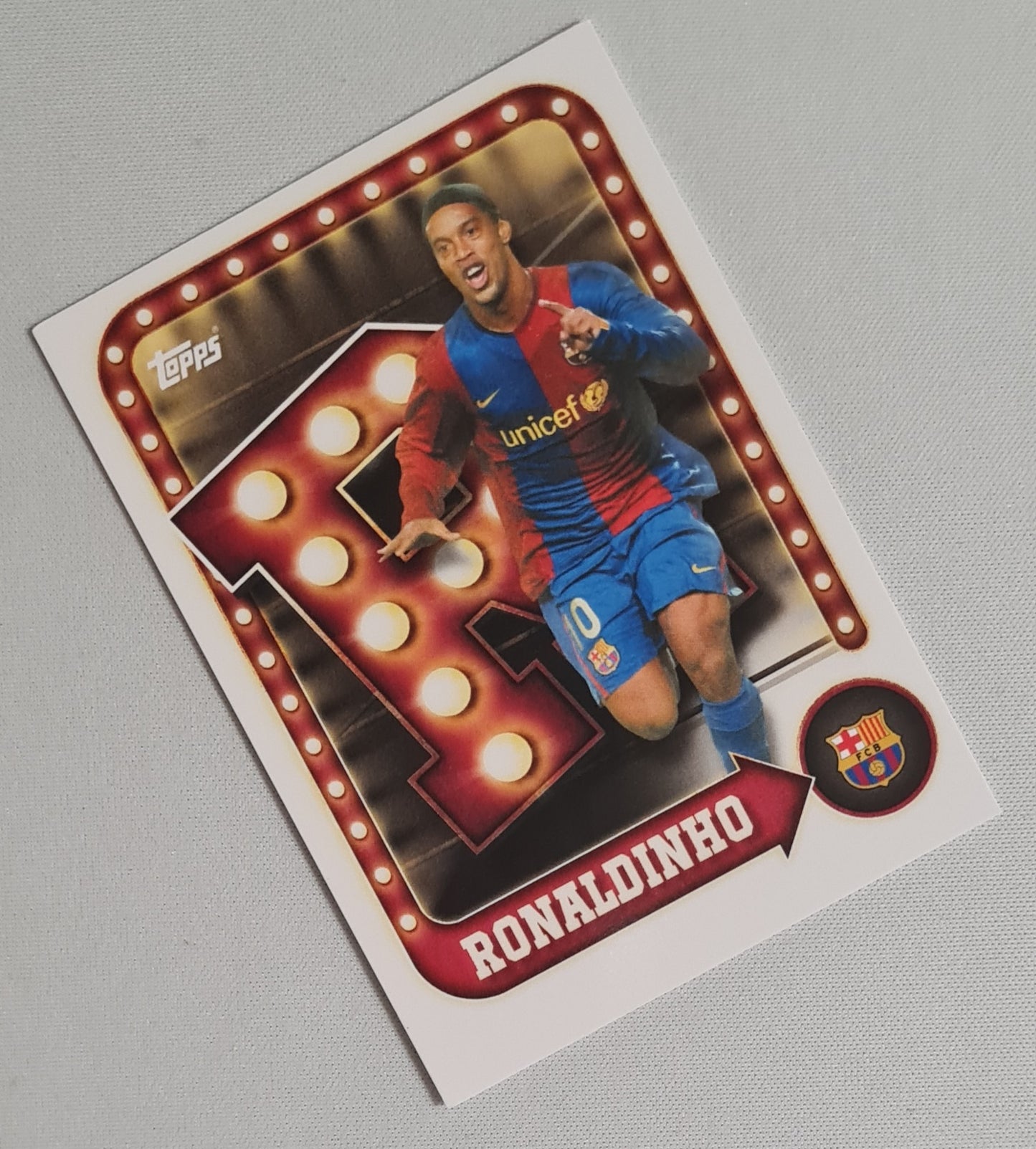 Ronaldinho - 2025 Topps FC Barcelona Delantero #28