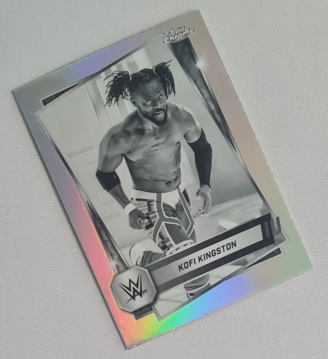 Kofi Kingston - 2025 Topps Chrome WWE Wrestling RAW #166 Refractor