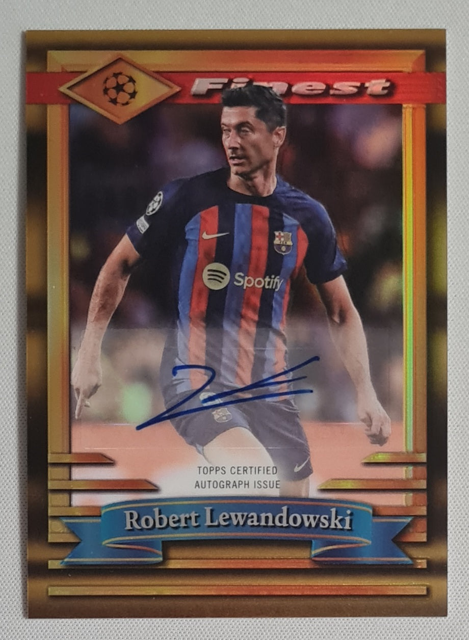 Robert Lewandowski - 2022/23 Topps Finest Flashbacks UCC Finest Auto /15 FC Barcelona