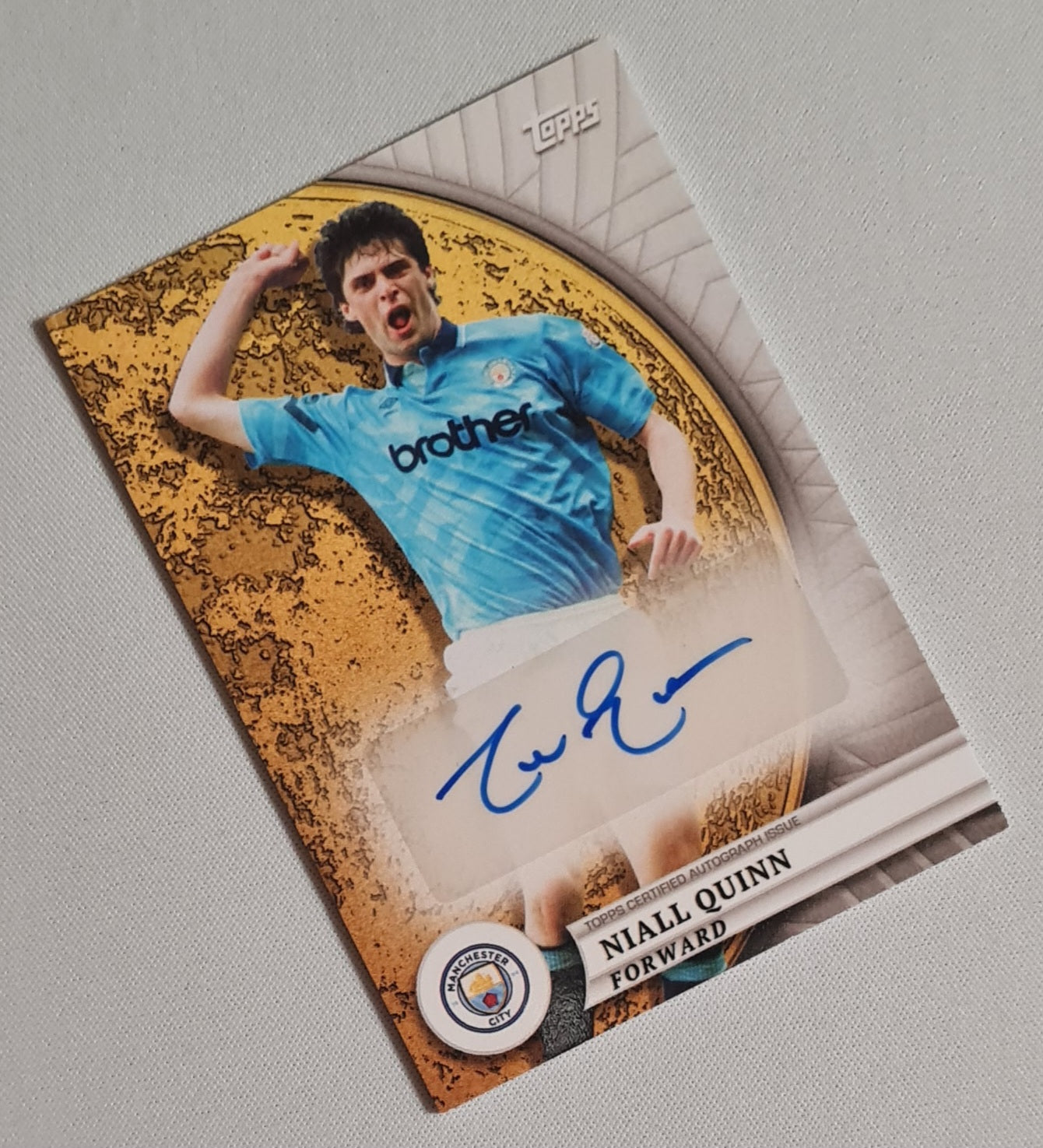 Nial Quinn - 2024/25 Topps Blue Moon Manchester City Gold Moon Autograph #GM-NQ